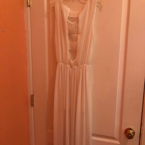 Dresses & Skirts - White Elegant Dress